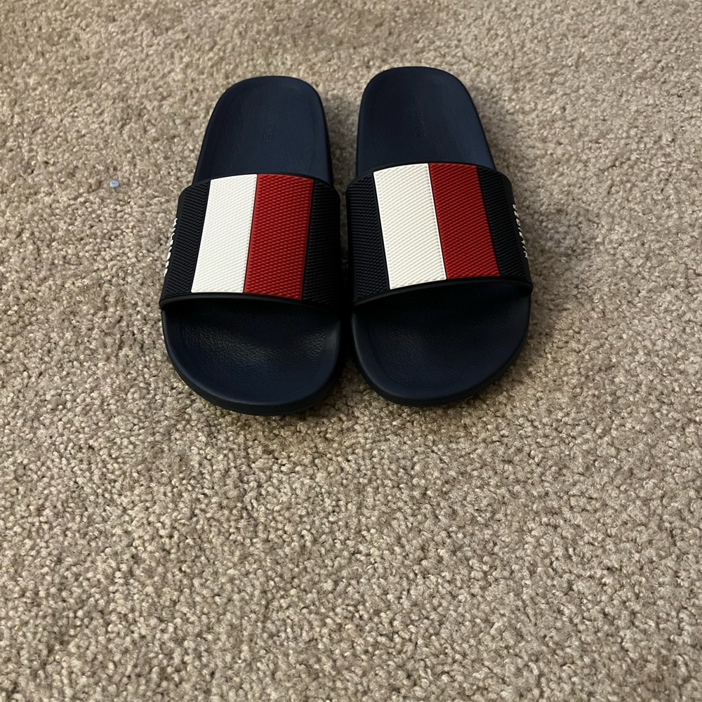 Tommy Hilfiger slides size 9, mens, never worn